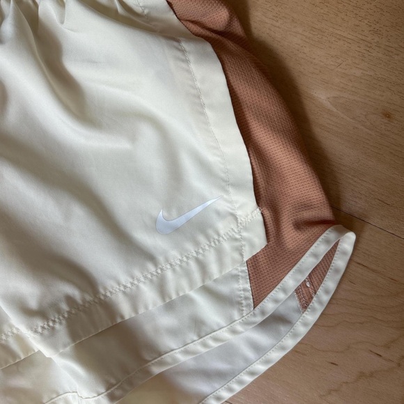 Nike Cream and Tan Athletic Shorts Lightweight Elastic Waistband - Picture 3 of 4